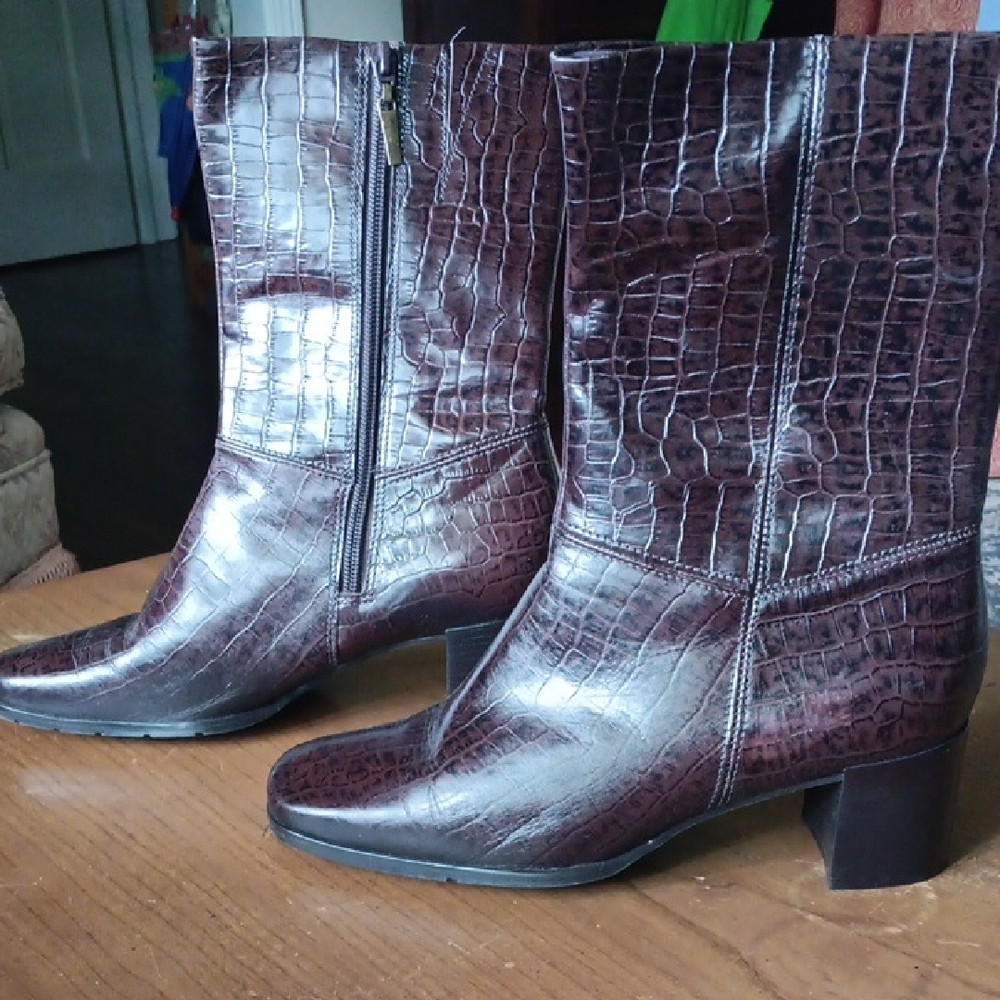 Easy Spirit Brown Boots -- Women's Size 8.5